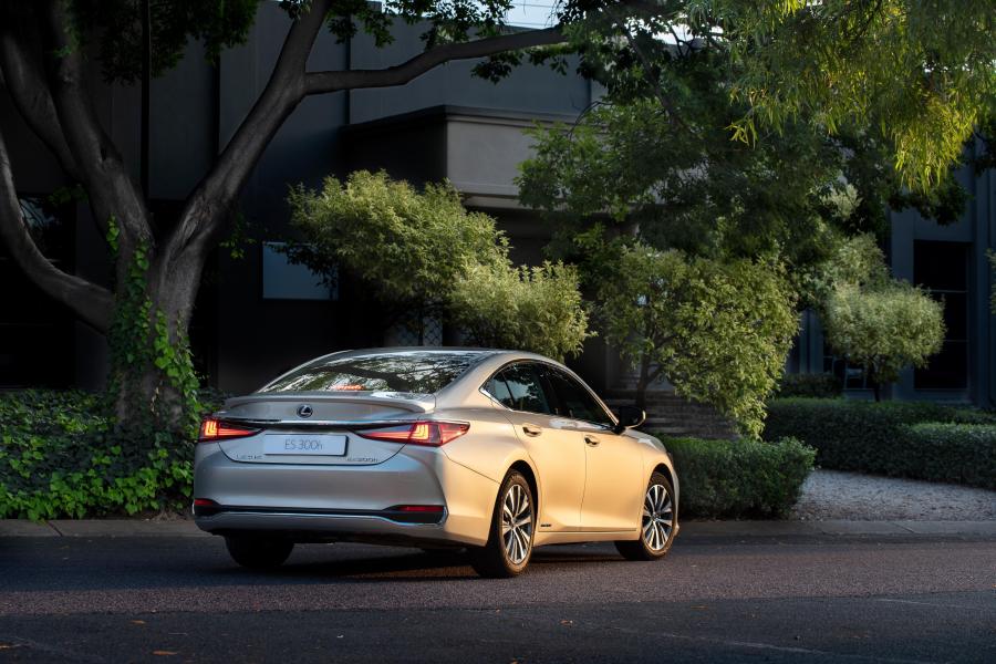  Lexus ES300h 2018 года  (ZA) (фото 44 из 45)